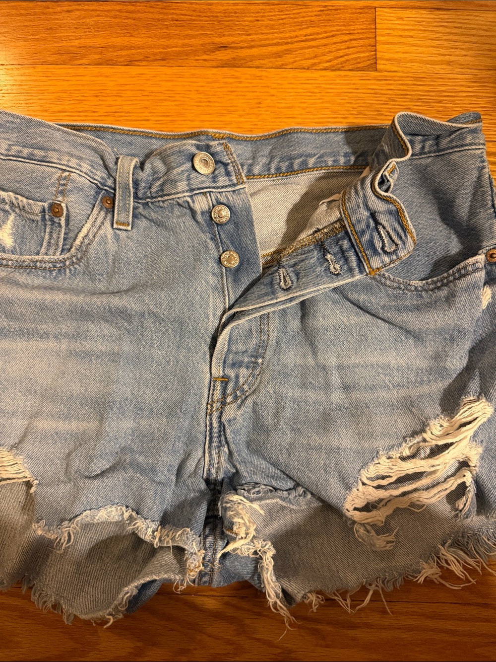 Levi’s Shorts - Picture 4 of 4